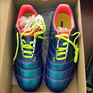 Under armour women's soccer cleats brand new